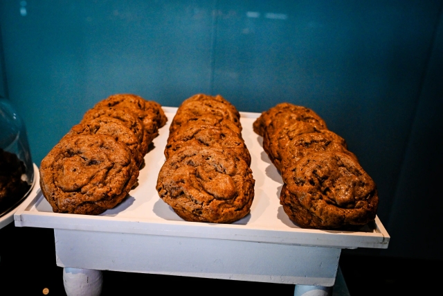 Close up of caramel cookies.